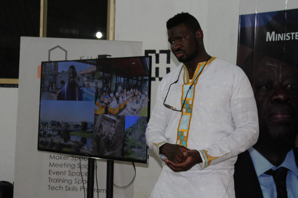 Darrell Malone at the Kumasi Hive Blockchain Meetup